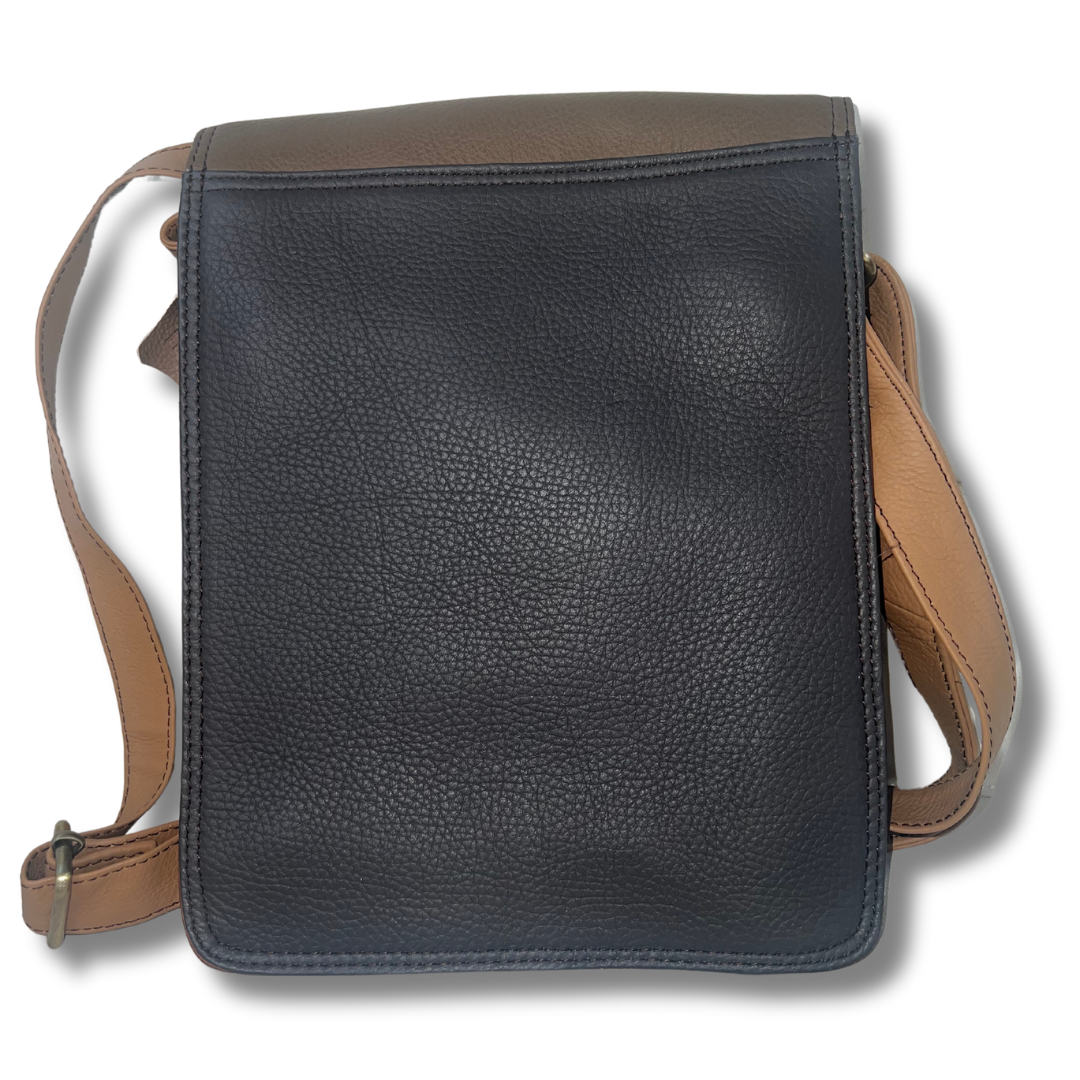 Soruka Isla · Unisex Leather Crossbody Bag