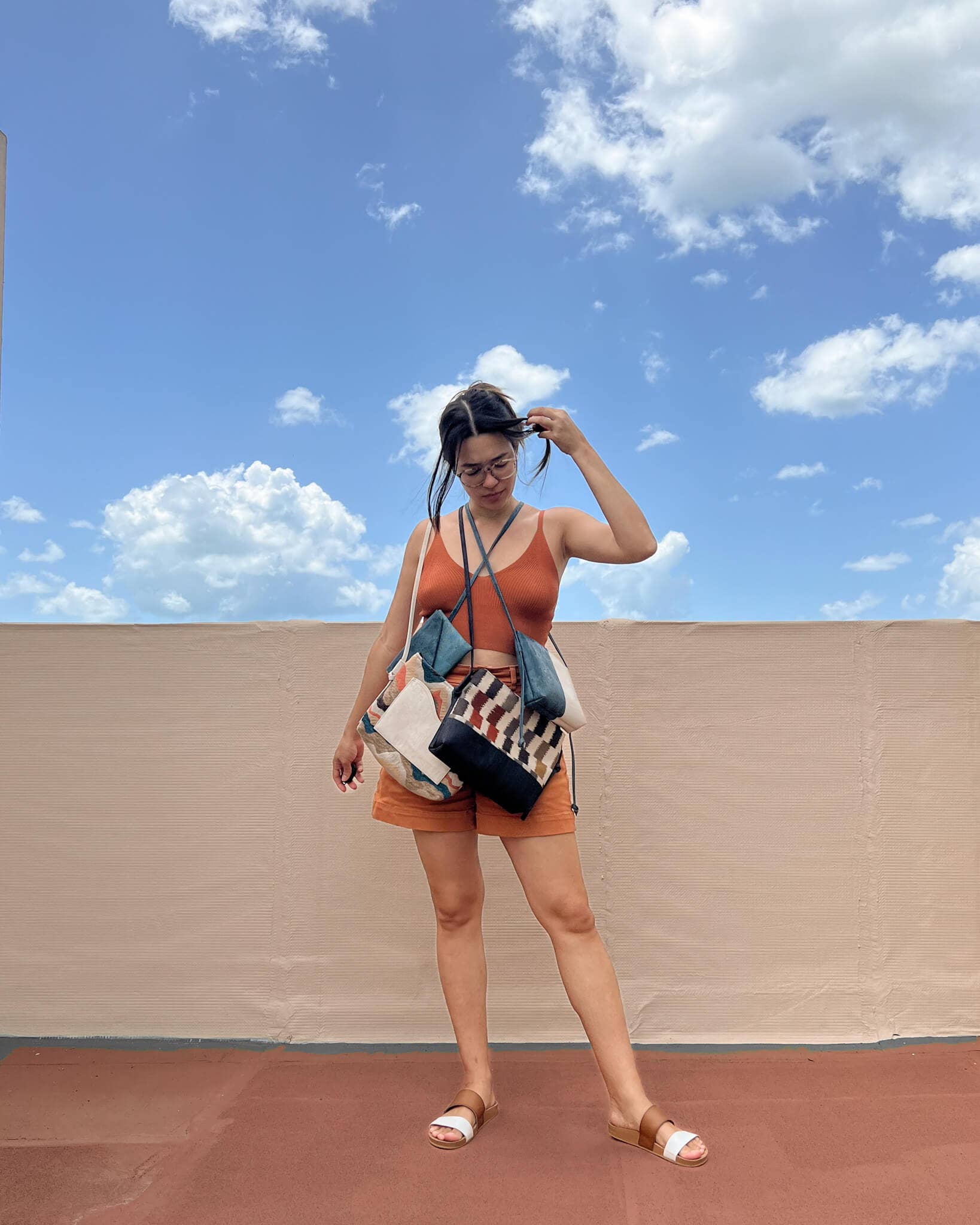 Yabisi Colibrí Crossbody - Adoquines & Guava
