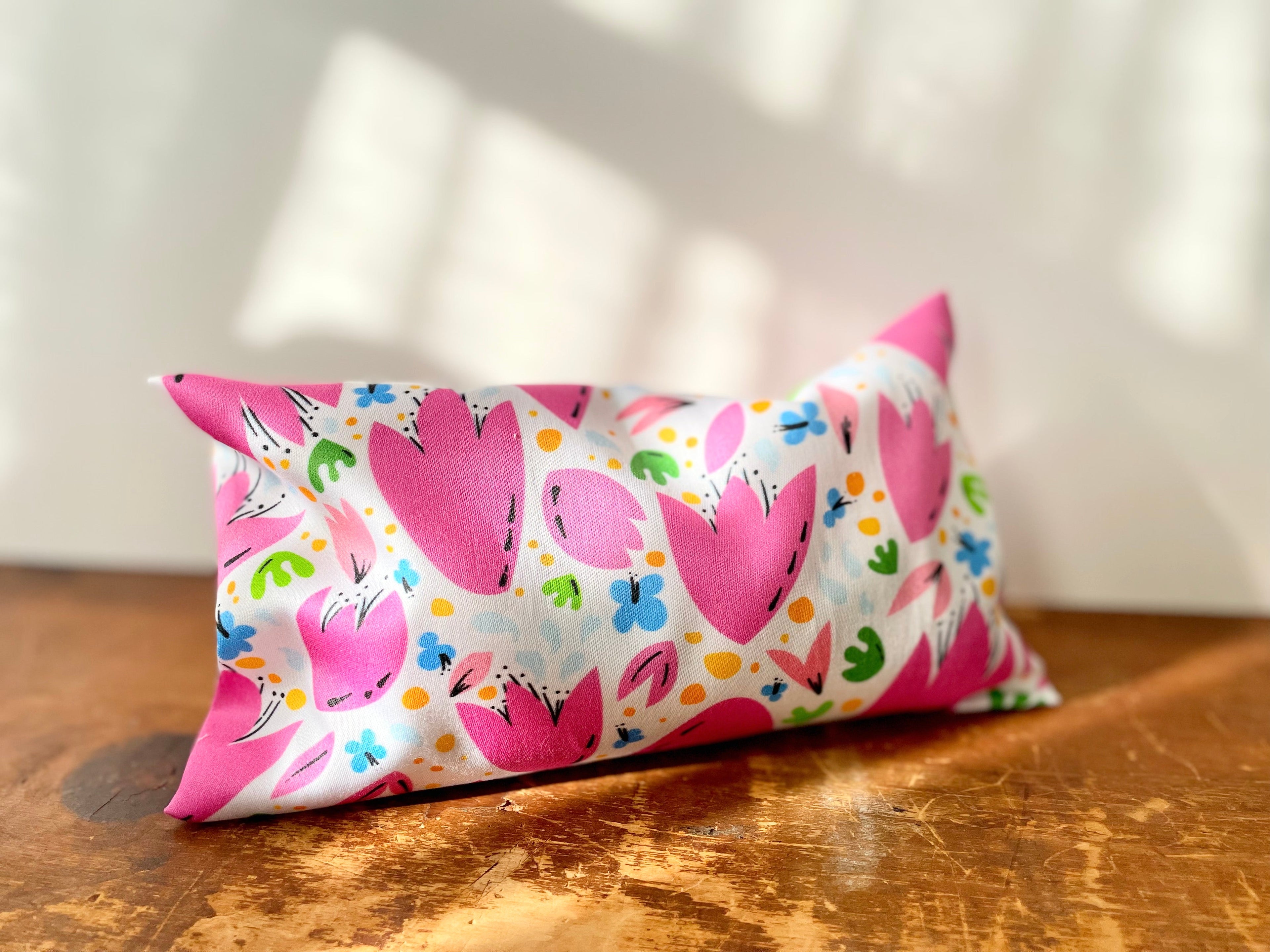 Scented Serenity Eye Pillow - Breezy Tulips Pattern w. Black Details (Grow & Bloom Collection)