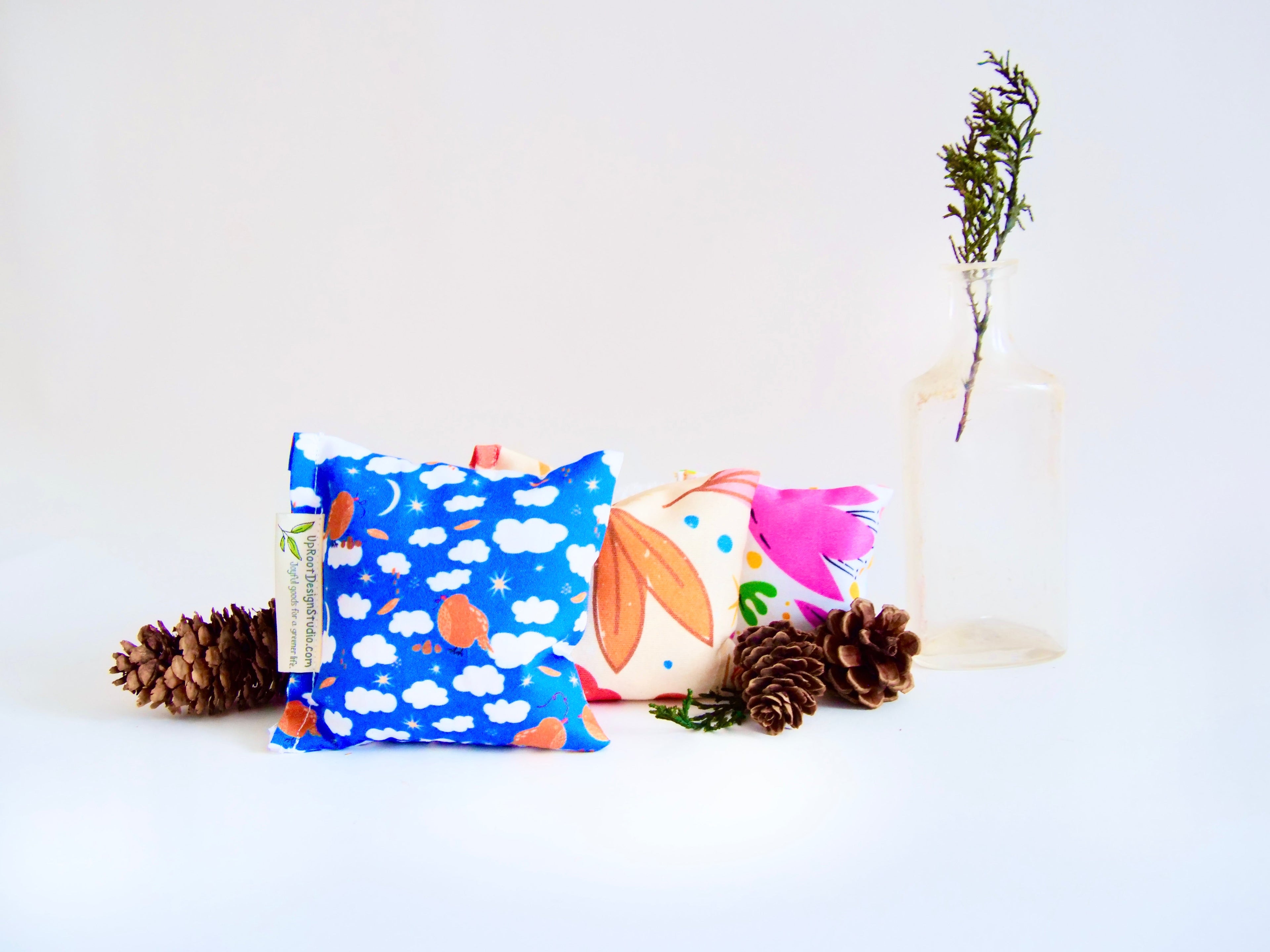Rejuvenating Scented Sachets in "Sewing Birds" Pattern Filled with Organic Ingredients (Assorted Colors)